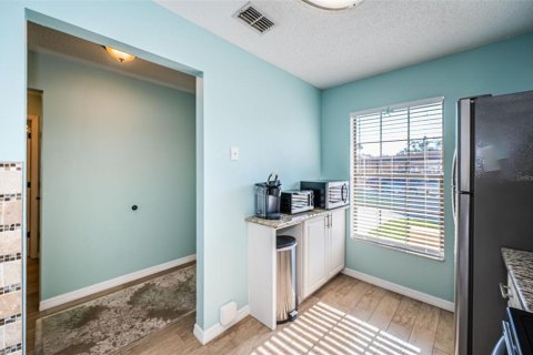 Condo in Holiday, Florida, 2 bedrooms  № 1334098 - photo 18