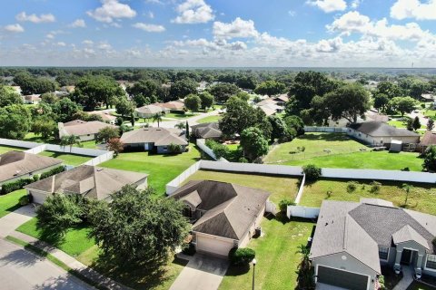 House in Lakeland, Florida 3 bedrooms, 135.64 sq.m. № 1342468 - photo 2