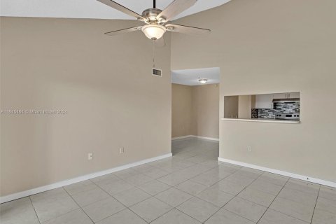 Condominio en venta en Miramar, Florida, 1 dormitorio, 55.74 m2 № 1328351 - foto 8