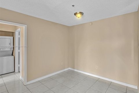 Condo in Miramar, Florida, 1 bedroom  № 1328351 - photo 9