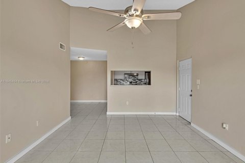 Condominio en venta en Miramar, Florida, 1 dormitorio, 55.74 m2 № 1328351 - foto 7