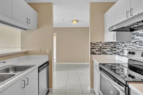 Condominio en venta en Miramar, Florida, 1 dormitorio, 55.74 m2 № 1328351 - foto 12