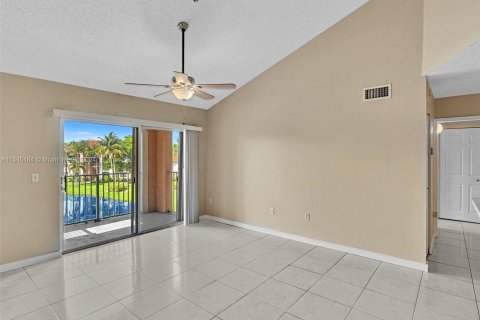 Condominio en venta en Miramar, Florida, 1 dormitorio, 55.74 m2 № 1328351 - foto 3