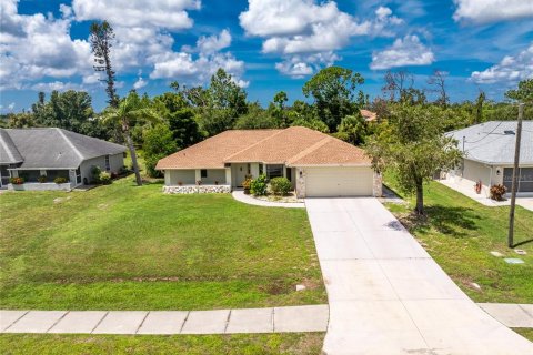 Villa ou maison à vendre à Englewood, Floride: 3 chambres, 163.51 m2 № 1349376 - photo 1