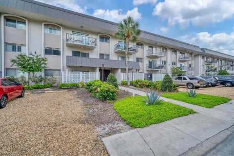 Copropriété à vendre à Tampa, Floride: 1 chambre, 61.97 m2 № 1349377 - photo 2