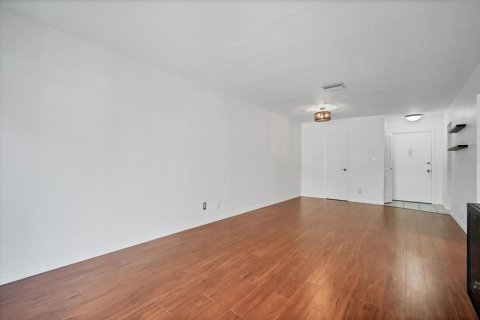 Condominio en venta en Tampa, Florida, 1 dormitorio, 61.97 m2 № 1349377 - foto 9