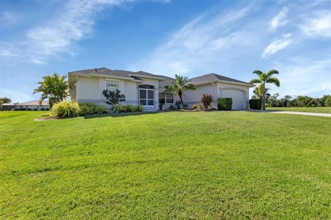 Villa ou maison à vendre à Punta Gorda, Floride: 4 chambres, 214.6 m2 № 1349443 - photo 28