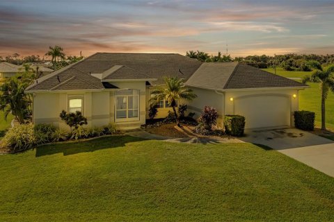 Villa ou maison à vendre à Punta Gorda, Floride: 4 chambres, 214.6 m2 № 1349443 - photo 29