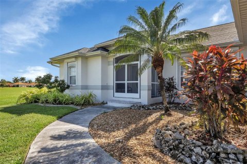 Villa ou maison à vendre à Punta Gorda, Floride: 4 chambres, 214.6 m2 № 1349443 - photo 2