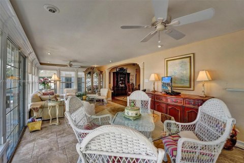 House in Lighthouse Point, Florida 2 bedrooms, 180.04 sq.m. № 783818 - photo 26