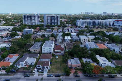 Terreno en venta en Miami, Florida № 1351738 - foto 3