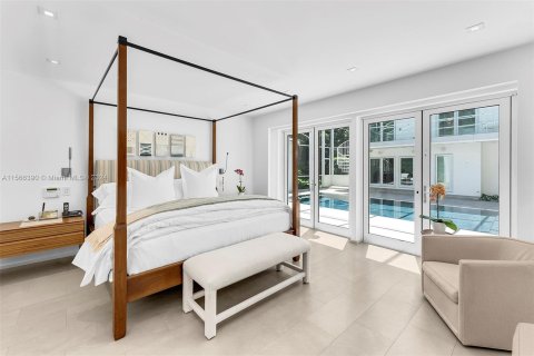 Villa ou maison à vendre à Miami, Floride: 7 chambres, 421.78 m2 № 1351690 - photo 11