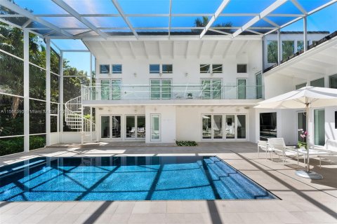 Villa ou maison à vendre à Miami, Floride: 7 chambres, 421.78 m2 № 1351690 - photo 27