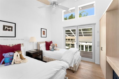 Casa en venta en Miami, Florida, 7 dormitorios, 421.78 m2 № 1351690 - foto 16