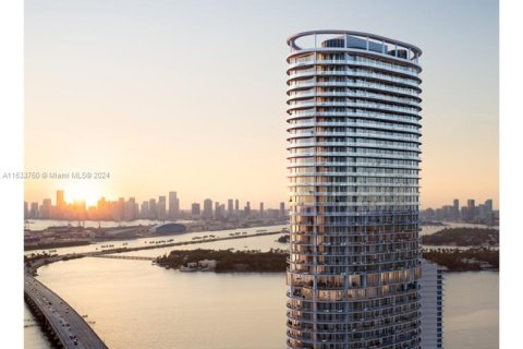 Condominio en venta en Miami Beach, Florida, 3 dormitorios, 242.94 m2 № 1294656 - foto 1