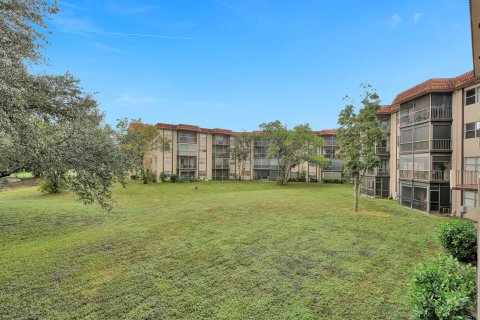 Condo in Lauderhill, Florida, 2 bedrooms  № 1121215 - photo 25