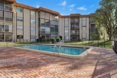 Condominio en venta en Lauderhill, Florida, 2 dormitorios, 110.46 m2 № 1121215 - foto 1