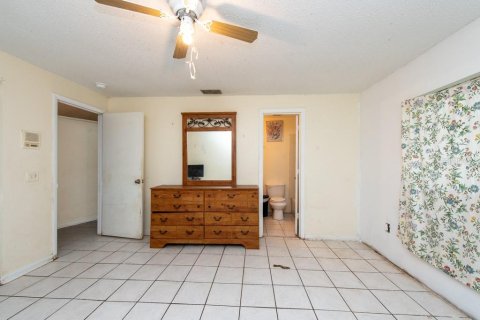 House in Tampa, Florida 3 bedrooms, 120.03 sq.m. № 1422013 - photo 15