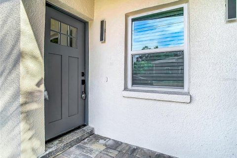 Casa en venta en Tampa, Florida, 3 dormitorios, 103.86 m2 № 1370264 - foto 5