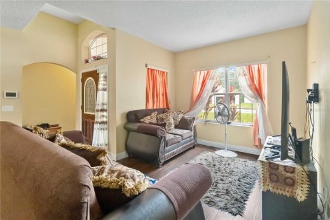 Villa ou maison à vendre à Kissimmee, Floride: 4 chambres, 221.48 m2 № 1370292 - photo 2