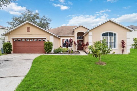 Villa ou maison à vendre à Kissimmee, Floride: 4 chambres, 221.48 m2 № 1370292 - photo 1