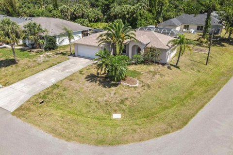 Villa ou maison à vendre à North Port, Floride: 3 chambres, 131.55 m2 № 1164165 - photo 1