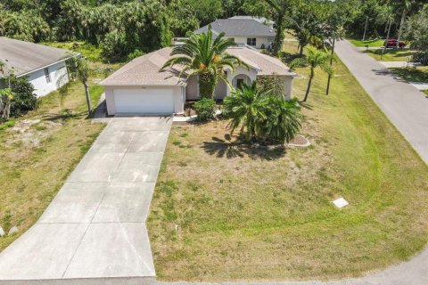 House in North Port, Florida 3 bedrooms, 131.55 sq.m. № 1164165 - photo 28