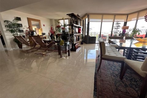 Condo in Miami, Florida, 3 bedrooms  № 1173401 - photo 8