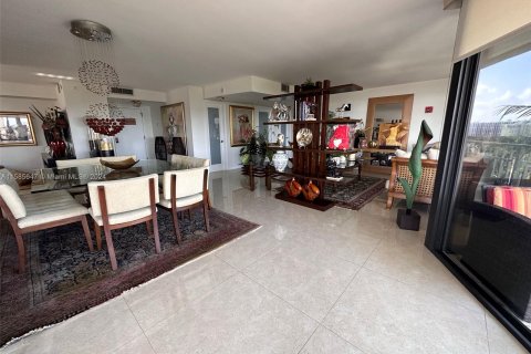 Condominio en venta en Miami, Florida, 3 dormitorios, 177.72 m2 № 1173401 - foto 10