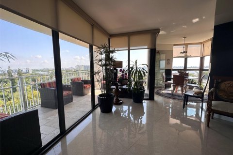 Condo in Miami, Florida, 3 bedrooms  № 1173401 - photo 9