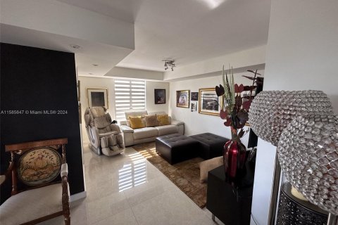 Condominio en venta en Miami, Florida, 3 dormitorios, 177.72 m2 № 1173401 - foto 19