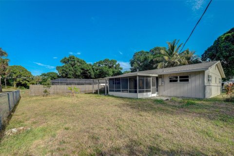 House in St. Lucie, Florida 3 bedrooms, 118.45 sq.m. № 1173732 - photo 28