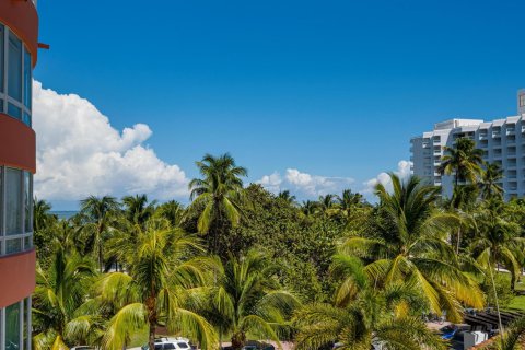 Condo in Miami Beach, Florida, 2 bedrooms  № 979083 - photo 23