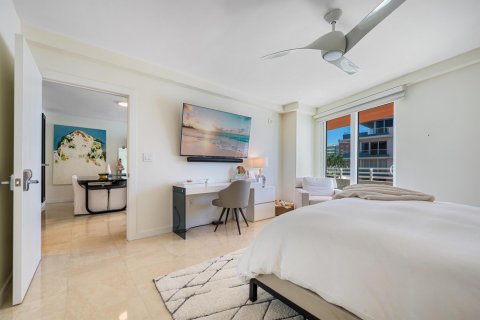 Condo in Miami Beach, Florida, 2 bedrooms  № 979083 - photo 13