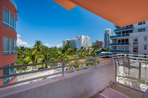 Copropriété à vendre à Miami Beach, Floride: 2 chambres, 113.9 m2 № 979083 - photo 22