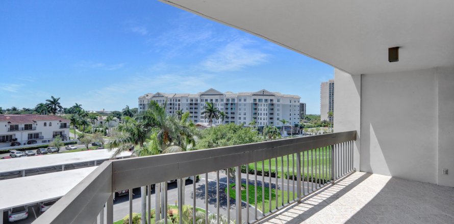 Condo in West Palm Beach, Florida, 2 bedrooms  № 1121048