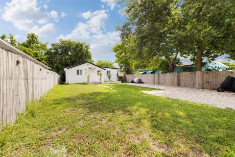 Villa ou maison à vendre à Miami, Floride: 4 chambres, 97.92 m2 № 1294404 - photo 2