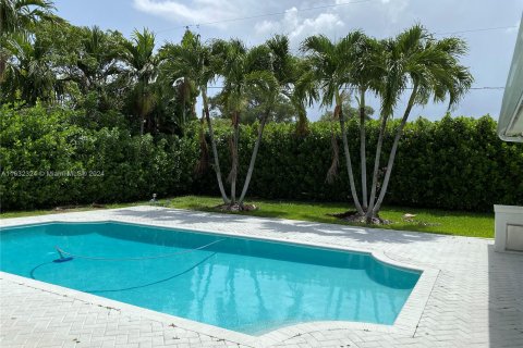 Villa ou maison à vendre à Aventura, Floride: 5 chambres, 295.24 m2 № 1294655 - photo 2