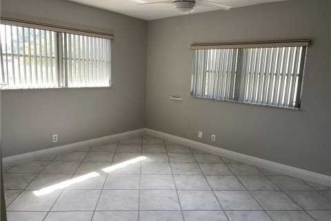 Copropriété à vendre à Pembroke Pines, Floride: 2 chambres, 108.7 m2 № 841932 - photo 6