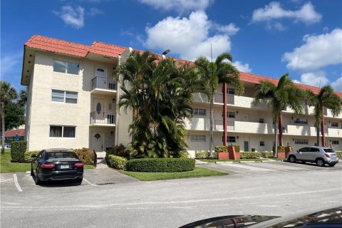 Condominio en venta en Pembroke Pines, Florida, 2 dormitorios, 108.7 m2 № 841932 - foto 10