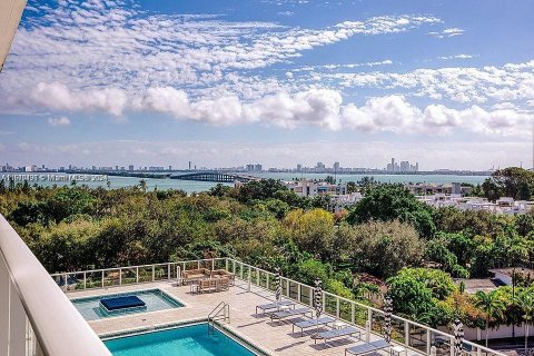 Condo in Miami, Florida, 1 bedroom  № 1389931 - photo 5