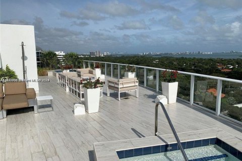 Condo in Miami, Florida, 1 bedroom  № 1389931 - photo 6