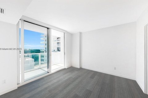 Condo in Miami, Florida, 1 bedroom  № 1389931 - photo 4