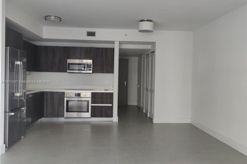 Condo in Miami, Florida, 1 bedroom  № 1389983 - photo 12