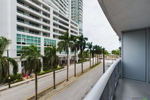 Condo in Miami, Florida, 1 bedroom  № 1389983 - photo 14