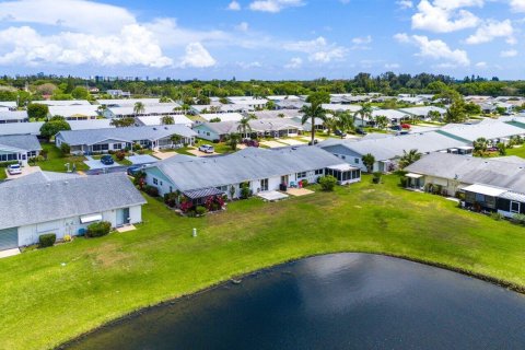 Villa ou maison à vendre à West Palm Beach, Floride: 2 chambres, 116.13 m2 № 1117935 - photo 11