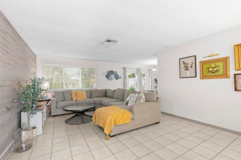 Villa ou maison à vendre à Pembroke Pines, Floride: 2 chambres, 96.15 m2 № 1431430 - photo 8