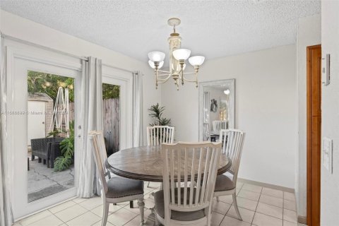 Villa ou maison à vendre à Pembroke Pines, Floride: 2 chambres, 96.15 m2 № 1431430 - photo 14