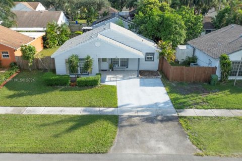 Villa ou maison à vendre à Pembroke Pines, Floride: 2 chambres, 96.15 m2 № 1431430 - photo 27