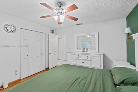 Villa ou maison à vendre à Pembroke Pines, Floride: 2 chambres, 96.15 m2 № 1431430 - photo 19